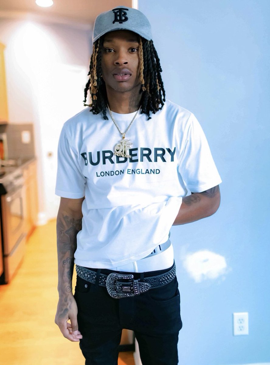 mefeater's tweet photo. Rest In Peace to drill rapper King Von who passed away today due to gun violence. Our hearts are with the rising star’s family and friends in this time of grief 🙏🏾 https://t.co/kd2a11zYko