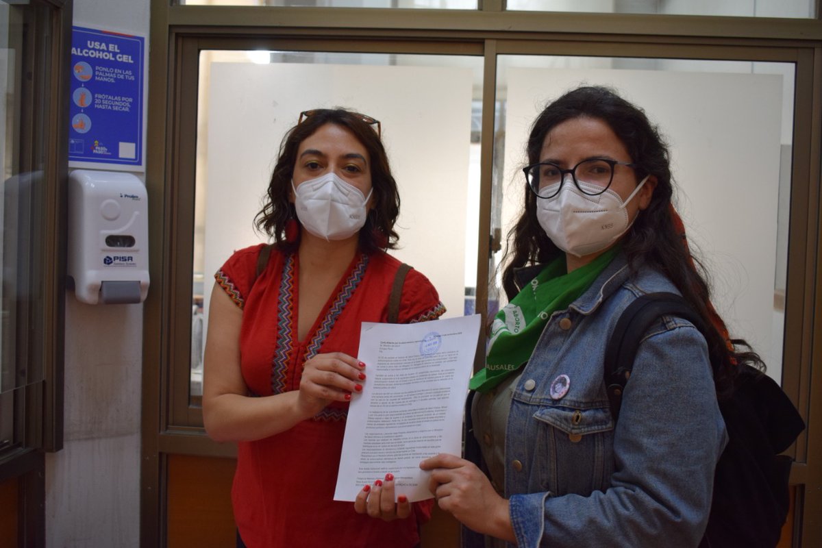 totiorellanag's tweet photo. Entregamos carta a @DrEnriqueParis firmada x orgs y activistas x derechos de las mujeres exigiendo 1. Transparencia 2. Plan de contingencia 3. Responsabilidades corporativas (laboratorios) e institucionales (reguladores) por las reiteradas fallas y retiros de anticonceptivas. 🙋🏻‍♀️ https://t.co/4E5K56ADl4