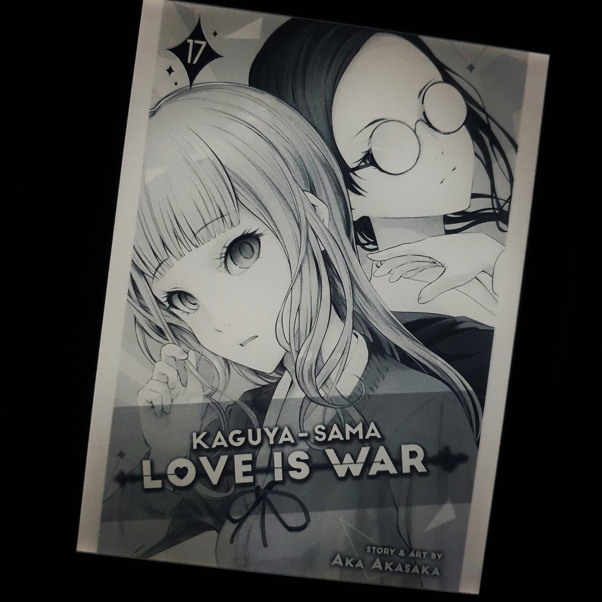 aini12aian's tweet photo. Too much blood on the last book. 😅
Comedy manga for now. 😁

#CurrentlyReading #KaguyaSamaLoveIsWar #AkaAkasaka https://t.co/iu3G1L5HkY