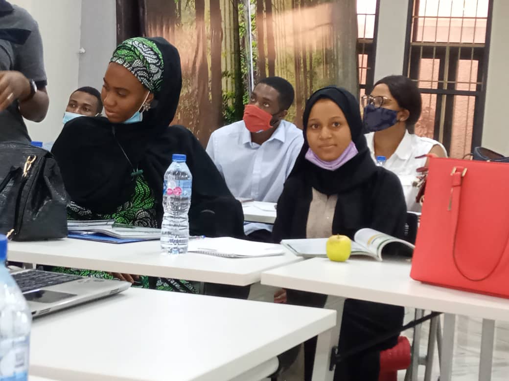 O_damola83's tweet photo. At PLAC Bi-weekly meeting today, we learnt to keep our expectations reasonable in order to avoid needless frustrations. @PLACNG #PLACLIP2020 @EUinNigeria https://t.co/p7gvlUmD45