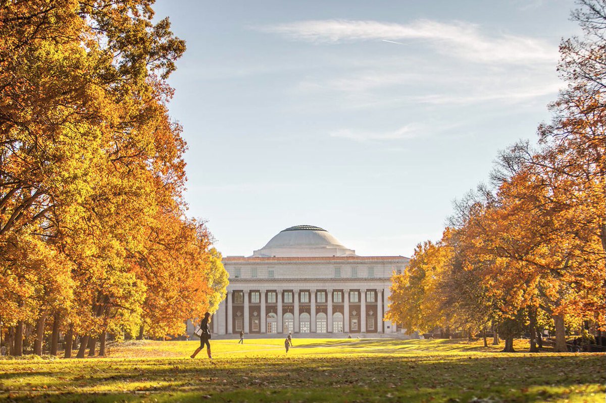 Amazing Colleges tweet media