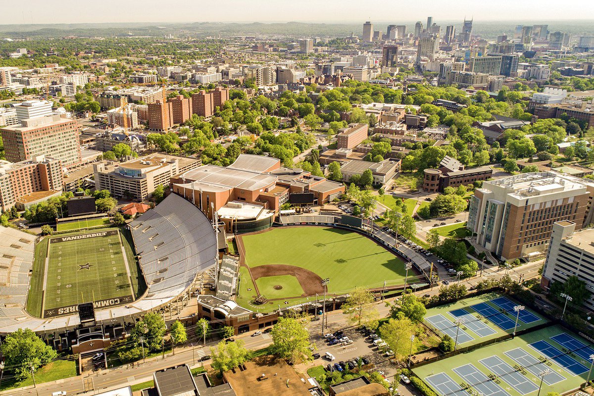 Amazing Colleges tweet media