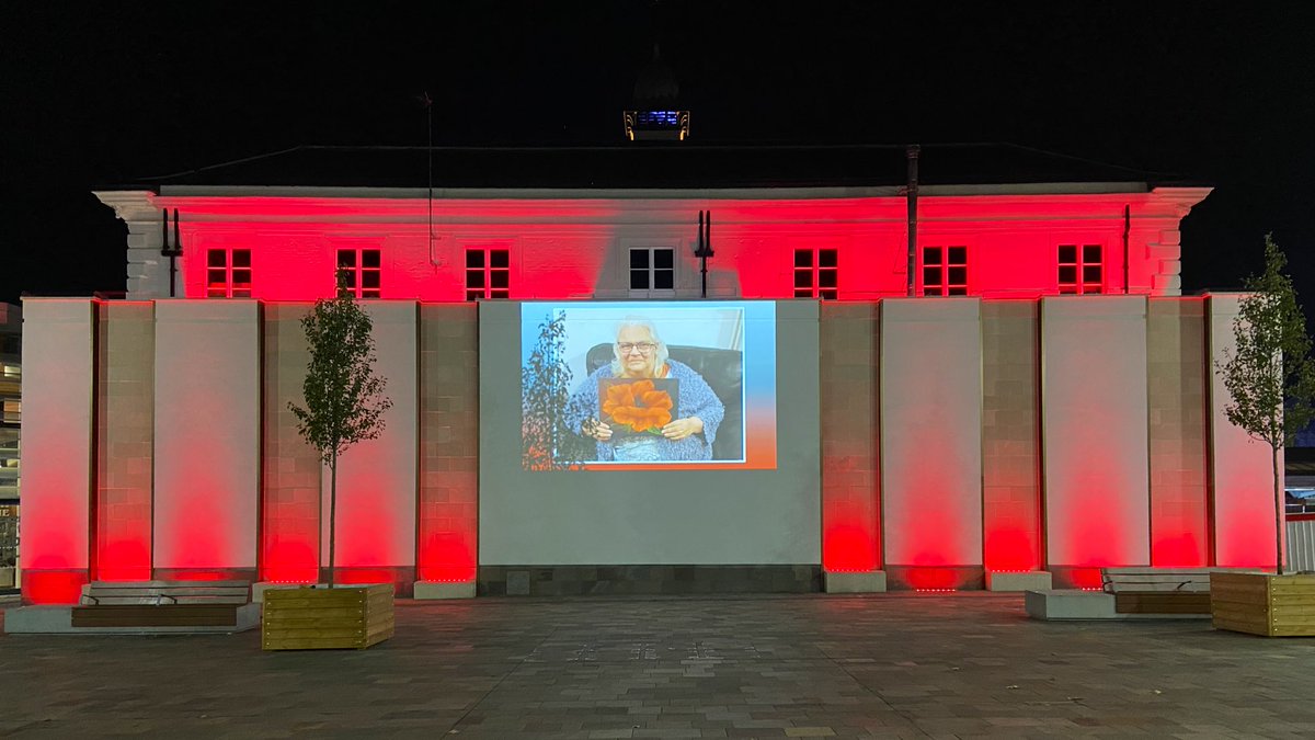 TheWelshDaf's tweet photo. The #Leicester #PostAPoppy campaign is on the screen in Green Dragon Square from tonight until Tuesday.
If you are walking through town in a lockdown-approved way, I’d recommend spending a few moments reflecting on people’s submissions of remembrance.
@BBCLeicester | @bbcemt https://t.co/gp3495c1BQ