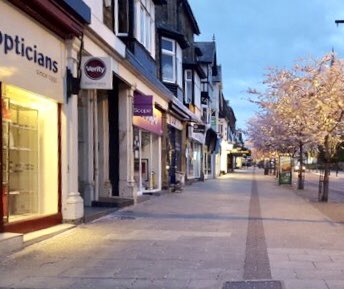 verityopticians's tweet photo. @WestbrookAgency @stazioneilkley We’re fully open as an essential healthcare provider, with a complete eyecare service including eye examinations. Give us a ring on 01943 608533 #ilkley #eyehealth https://t.co/D6scVpykAb