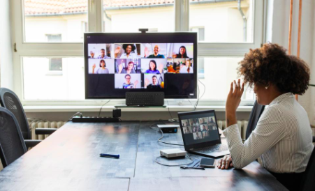 Producifyit's tweet photo. The pandemic has taught us that we canβt expect to host a virtual conference the same as we would an in-person event. There are new obstacles to address and a different experience to provide.
#virtualconference #liveevent #videography #producify
https://t.co/cimFc5Ddw2 https://t.co/zHz7b1T1FF