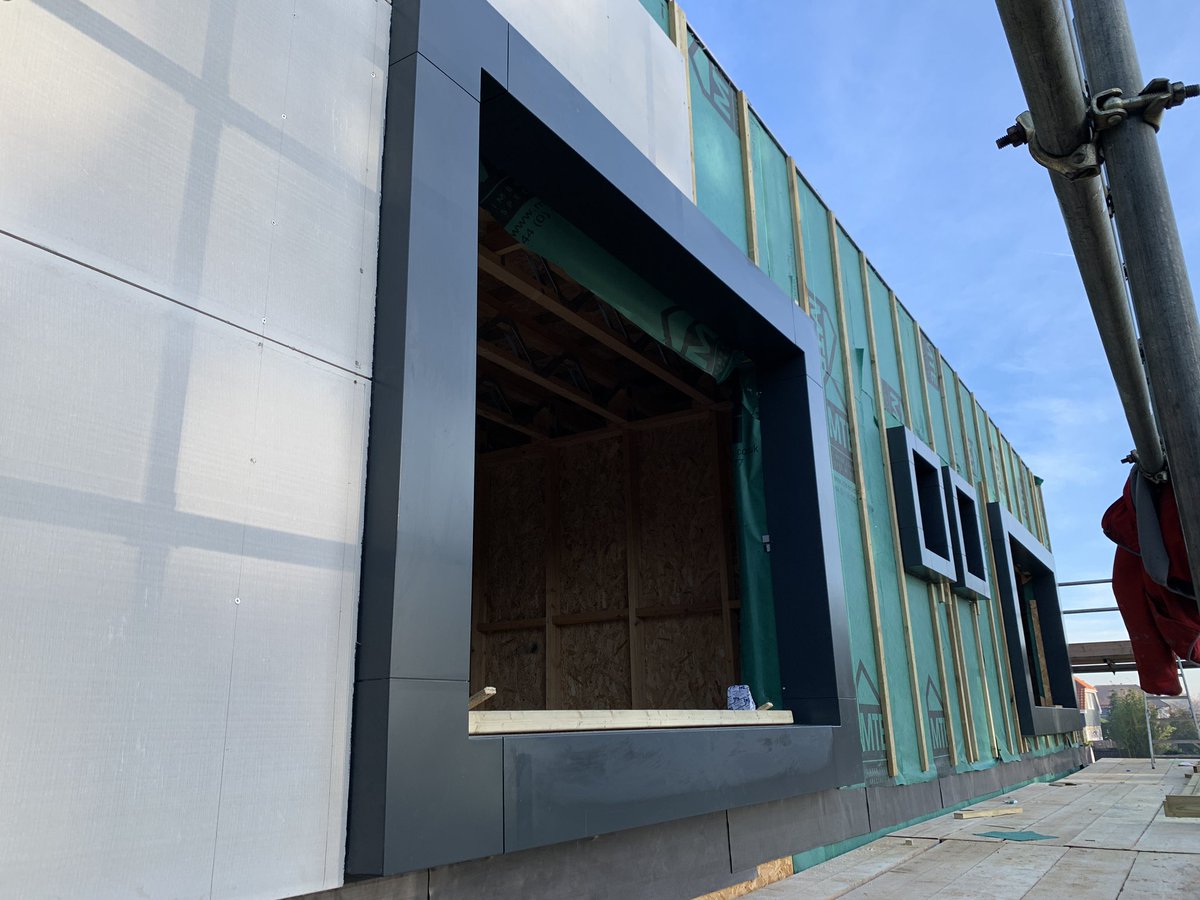 Peterjsouthgate's tweet photo. Good weather , good progress ! #windowpods #contemporary #newbuild @thewarvys https://t.co/P2L2Hv7e8k