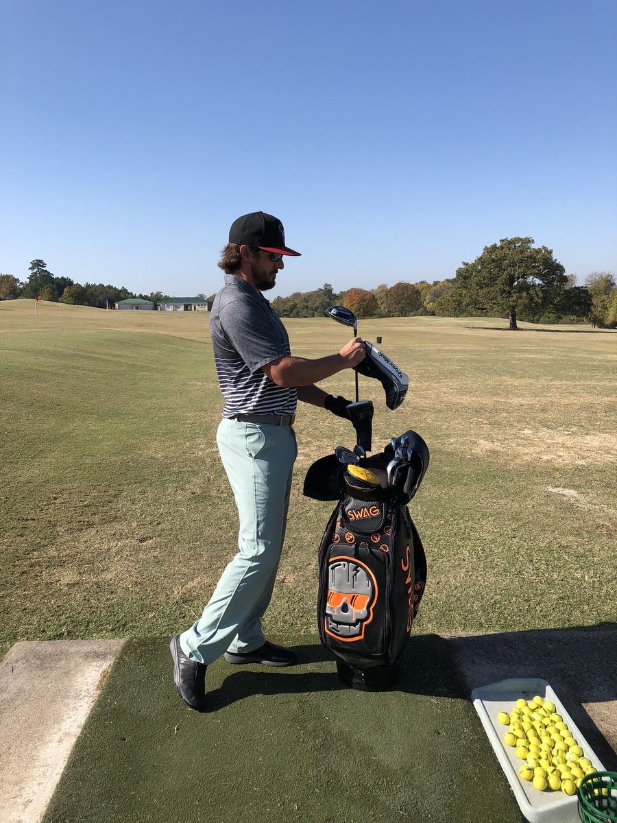 CalebASmith12's tweet photo. About to shoot a dumb low round with this bag from @swaggolfco   ⛳️🏌️‍♂️ https://t.co/ydND77tV38