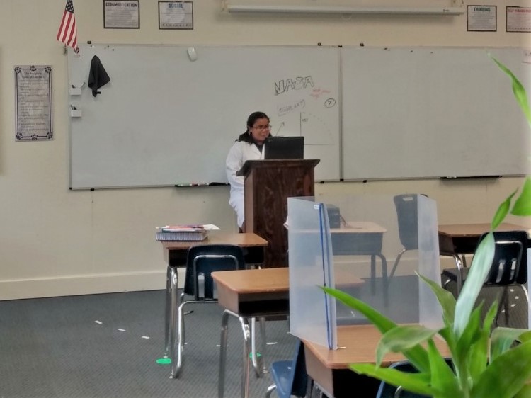 TCSKnights's tweet photo. Our Jr. Thespians participated in a virtual District Thespian Festival this week. Their one-act play earned superior ratings! Cecelie M. earned a superior rating on her monologue and Maria M. earned an excellent rating on her solo. Well done, Jr. Thespians! https://t.co/HYRNhDbTUQ