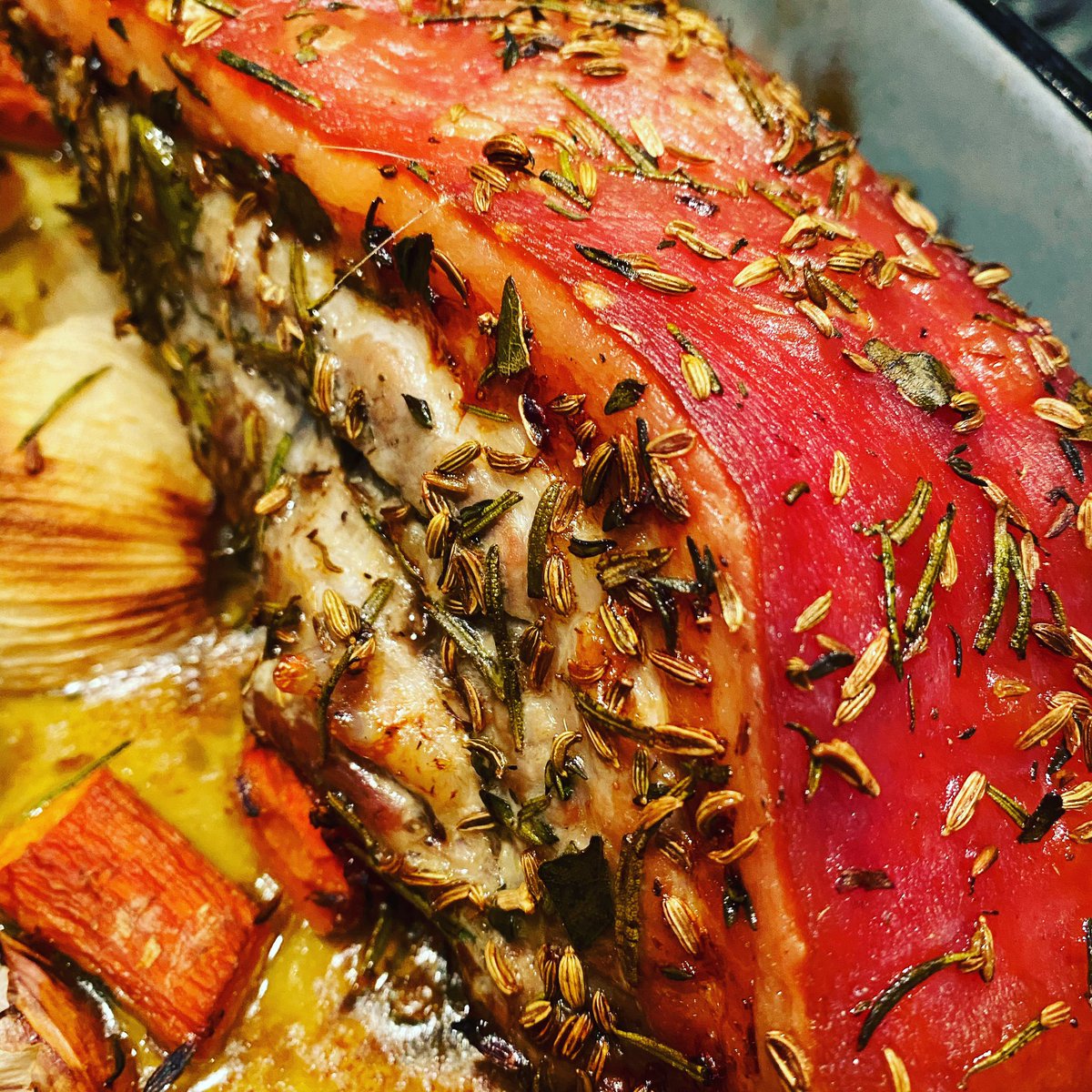 #slowcooked #wild #boar #porkbelly thanks to <a href="/BalinwillinFarm/">Ballinwillin House Farm</a> and <a href="/NeighbourFoodIE/">NeighbourFood</a> #terenure 

Loving these #lockdown #food #discoveries