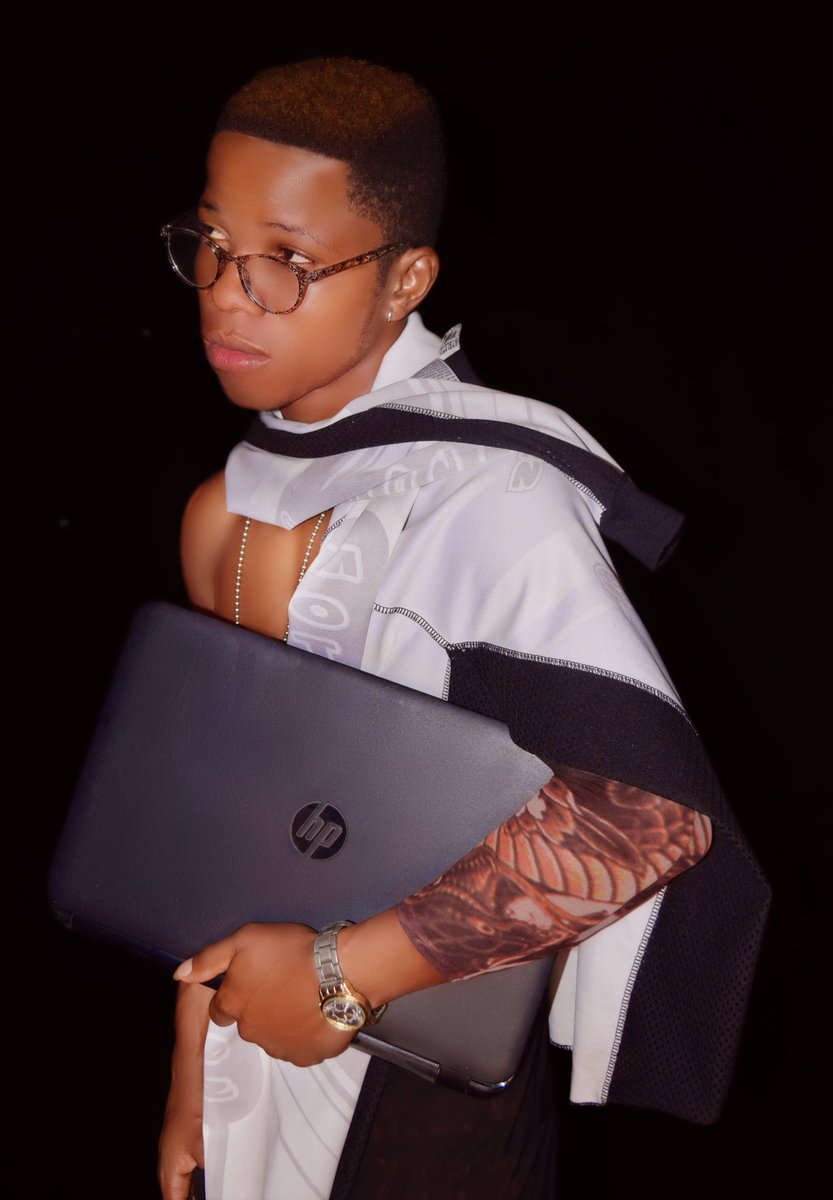 iammrdouble's tweet photo. HP take over💪 just call me Double the HP boi😄 @HP #HP #WeMatter https://t.co/AHF1uKsGu2