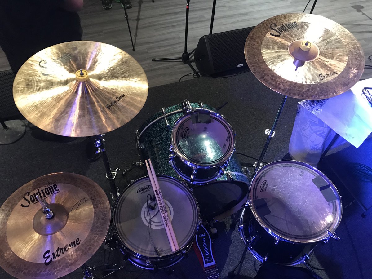 RichardAThomps4's tweet photo. Flash back / Fourward Friday4️⃣ ➡️grateful for everyone who supports ,and every opportunity I get to share my gift  #drummer  #fourwardfriday #motivation #motivator #greatful 
⁦@SoultoneCymbals⁩ ⁦@CYMPAD_USA⁩ ⁦@MEEaudio⁩ ⁦⁦⁦⁦@hm⁩ https://t.co/bW35NKWNgp
