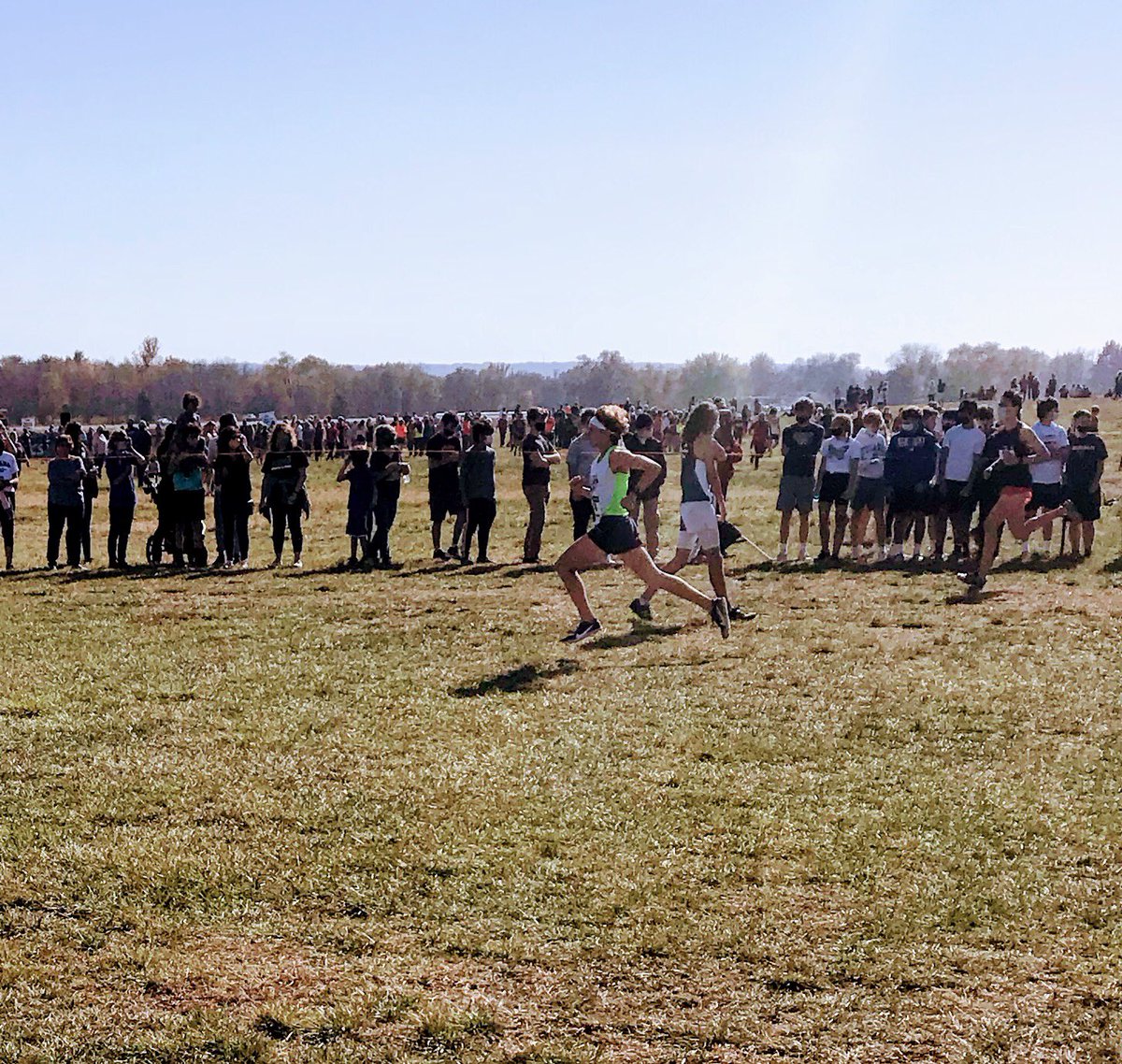 ACHS_XC's tweet photo. Warmup time...READY! https://t.co/5MbLuMRCEU
