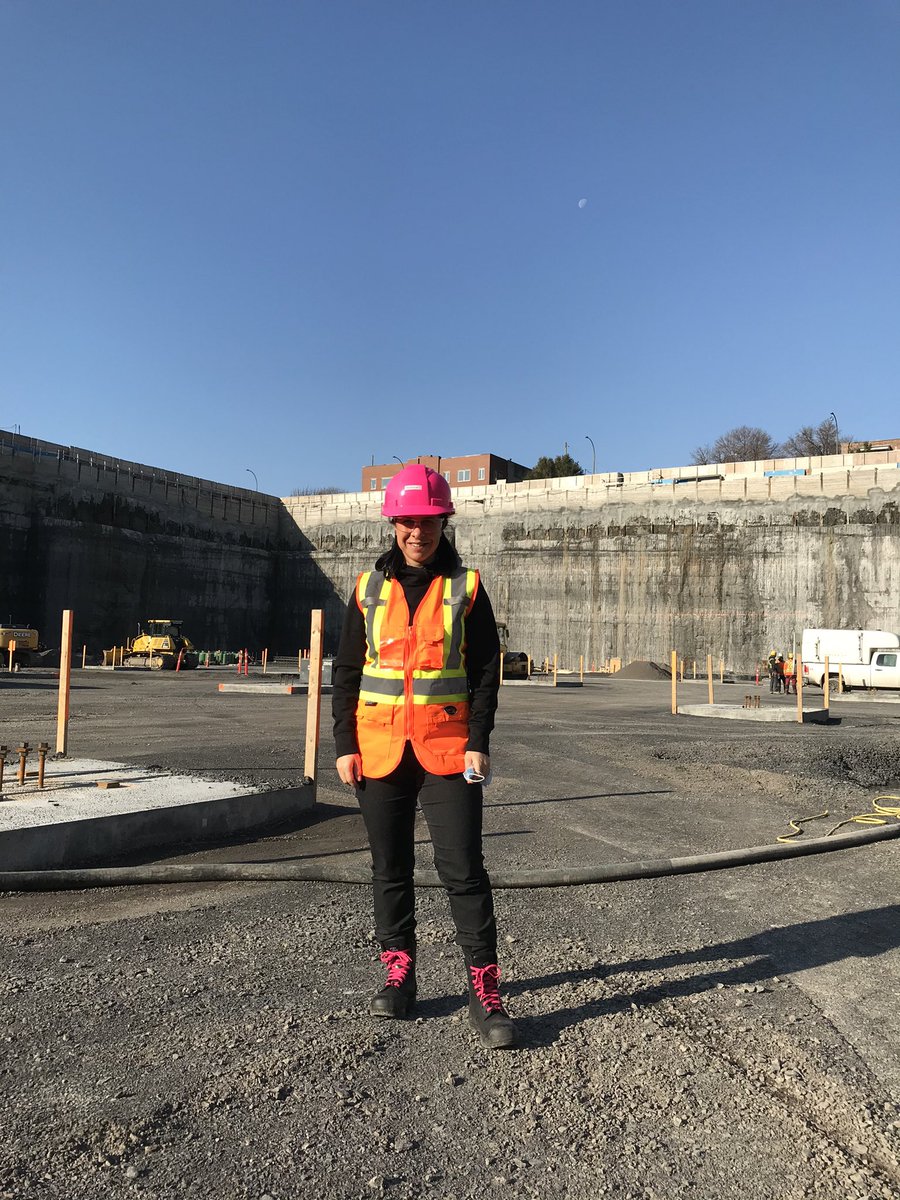 Val_Plante's tweet photo. 👷🏻‍♀️🏗 Déjà 1M de tonnes de roc excavées au futur centre de transport Bellechasse de la STM. Je suis allée saluer les équipes dévouées qui travaillent sur ce projet ambitieux et exemplaire. Ensemble, nous bâtissons le Montréal de demain. https://t.co/Jad99W2bzh #polmtl https://t.co/GAj4ZBxIuE