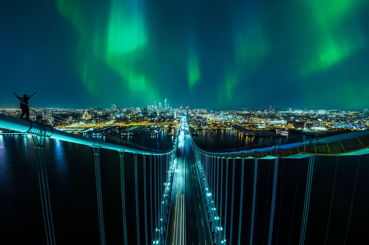 jstngraphics's tweet image. glowing with the flow.

w/@DrifterShoots