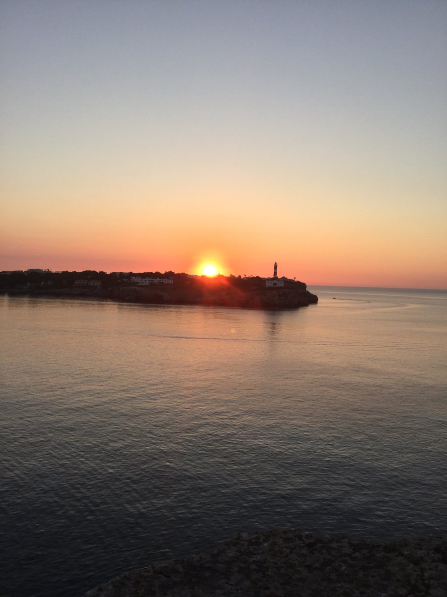 Ich bitte diejenigen, die wie ich das Meer lieben, sich anzuschließen und ein eigenes Foto vom Meer zu posten. Ein Foto, keine Beschreibung. Ziel ist es, Positives statt Negatives zu verbreiten. Den Text kopieren und mit einem schönen Bild posten.