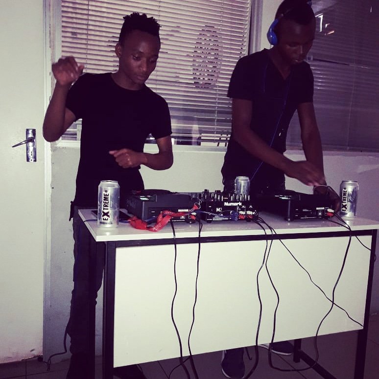 Kat0151's tweet photo. Woza Friday 💯🥵🙏 https://t.co/ixCloK8SGv