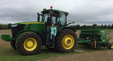 OntAg's tweet photo. Agricultural journalist @kateayers09 won an AgPrize for her communication work on @RenudeFood .
#OntAg
#agcommunication
https://t.co/Bc1XfRXAhY https://t.co/DlVAOxRRSa