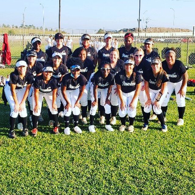 dfw_smith's tweet photo. Good luck to our girls this weekend, they will be playing in the Stars Over Dallas Exposure. If you’re in/near Cedar Hill, TX please come out and support, if not our games can be streamed live on https://t.co/Uo0D0HyDsK #firecrackersdfwsmith #FIRECRACKERSDFW #firecrackersoftball https://t.co/M1rkqYPAMp