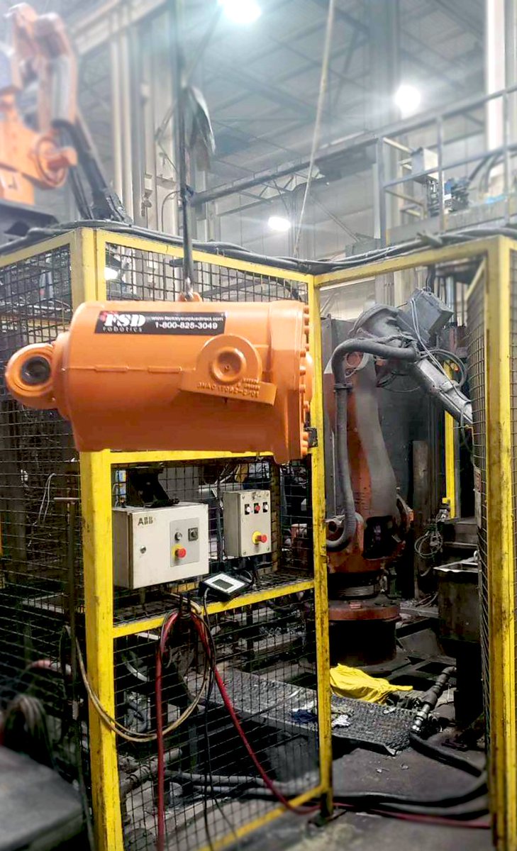 FsdRobotics's tweet image. @FsdRobotics Techs save the day again at customer site preventing further downtime with emergency repair.

Your #IndustrialRobots are in good hands! Whether for emergency repairs or on-site maintenance. We are here to help! Contact us today! 
#robotrepair #fieldserviceengineer