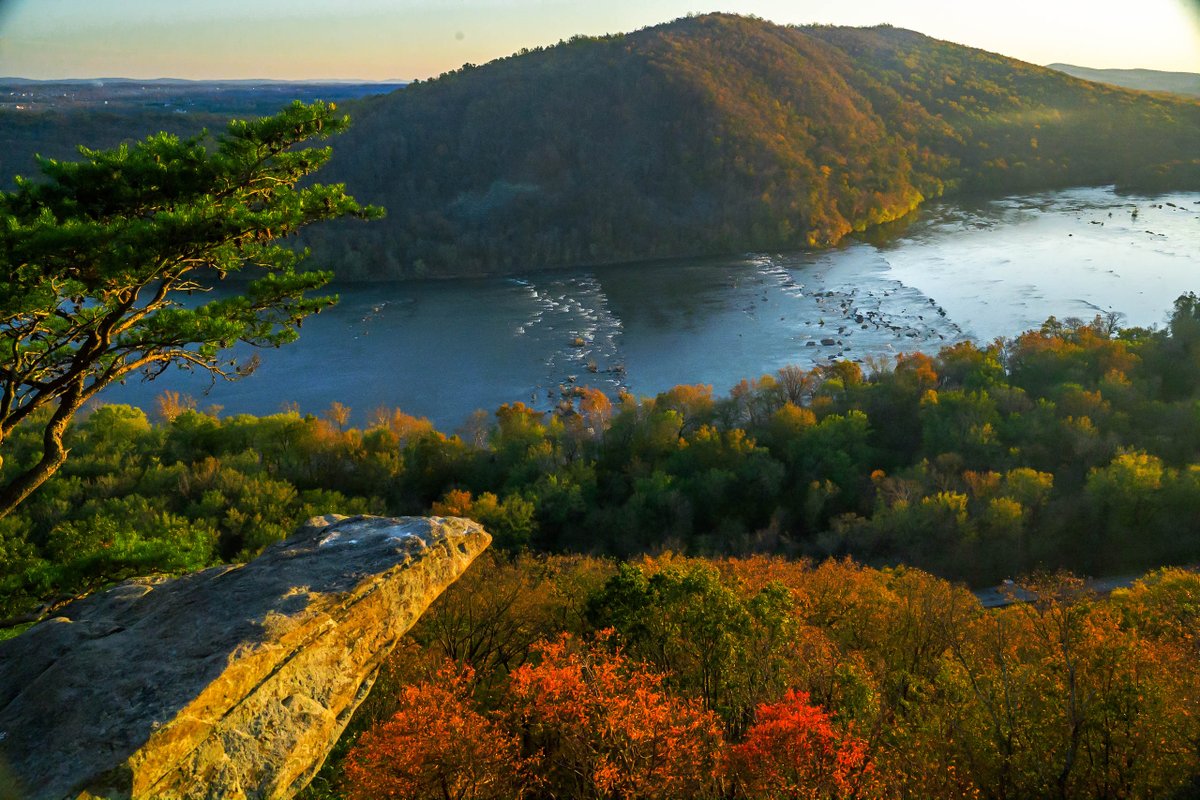 The Maryland Office of Tourism offers some great Open Road itineraries for our area. Breathe in the beautiful fall mountain air and delight in our remaining foliage as you wander along the C&O Canal Scenic Byway. ow.ly/7FAM50CdRZY (Photo Credit: John Canan)
