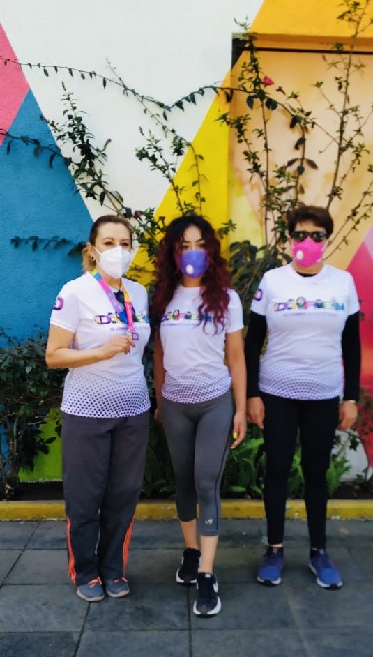 volunfinanzas's tweet photo. ¡Muchas gracias, voluntarias, por siempre estar dispuestas a apoyar! 💗. Muy merecida medalla después de recorrer los kilómetros de la carrera #túcorresellosestudian del @DIFEM_ 🏃🏻‍♀️💪🏻🏅 ¡todavía estás a tiempo de participar y compartirnos tu foto! 😉. https://t.co/2RTpig9dZV