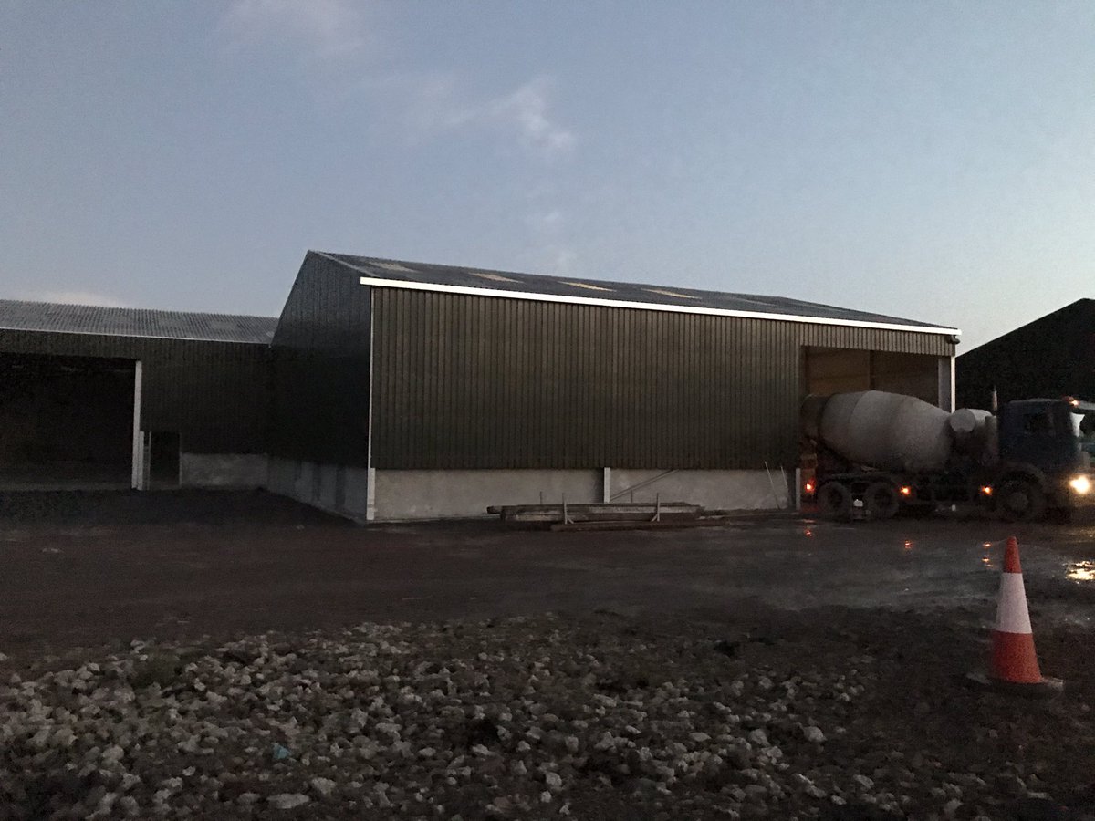 Scott_Service3's tweet photo. Friday night pours..Dalvaddie sheds  almost finished 😅👌🏻 @GregorServicee https://t.co/osDBR9A7Cc