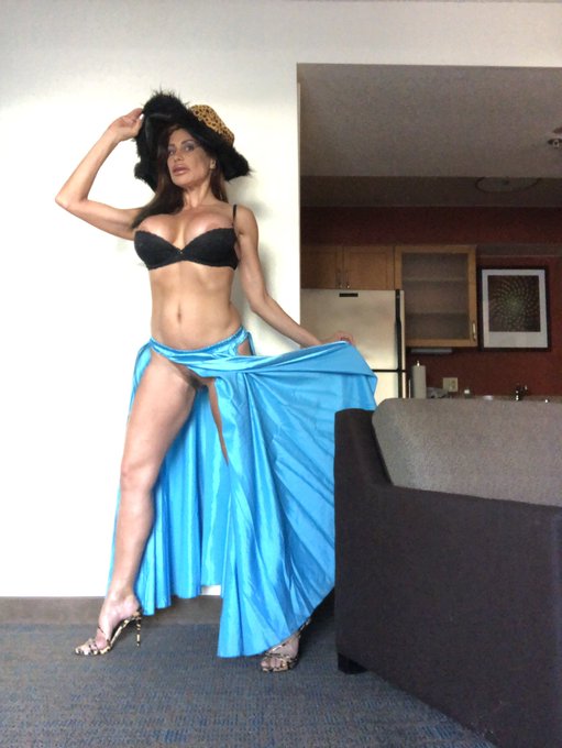 Sheila Marie this morning👠💋🌹💖 https://t.co/KwvgPjb3zO<a href="/tag/sheila"class="tags"><span>#sheila</span></a><a href="/tag/sheilamarie"class="tags"><span>#sheilamarie</span></a>