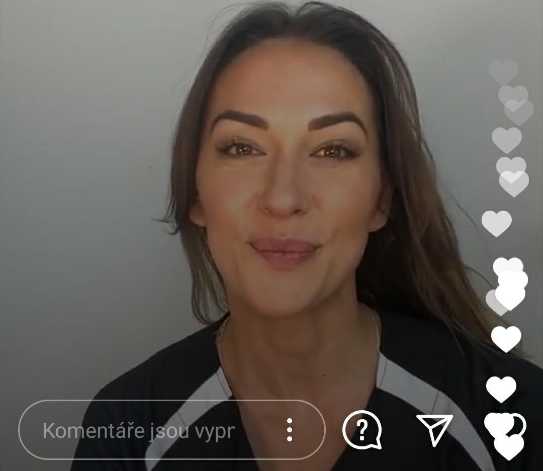 DailyNewsTeles_'s tweet photo. Some screenshots from yesterday's live with @tommydidario 💙 you two are so cute together @tasyateles 🥺 

📸 screenshots made by my sweet friend @/kissingvillanelle (Instagram) 💖 https://t.co/El7U5ytAUV