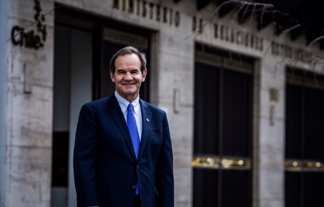 EChileIndonesia's tweet photo. The Minister of Foreign Affairs of Chile, Mr. Andrés Allamand 🇨🇱 will be part of the Indonesia - Latin America and The Caribbean Business Forum 2020 #INALAC https://t.co/xw7IxQWjyT