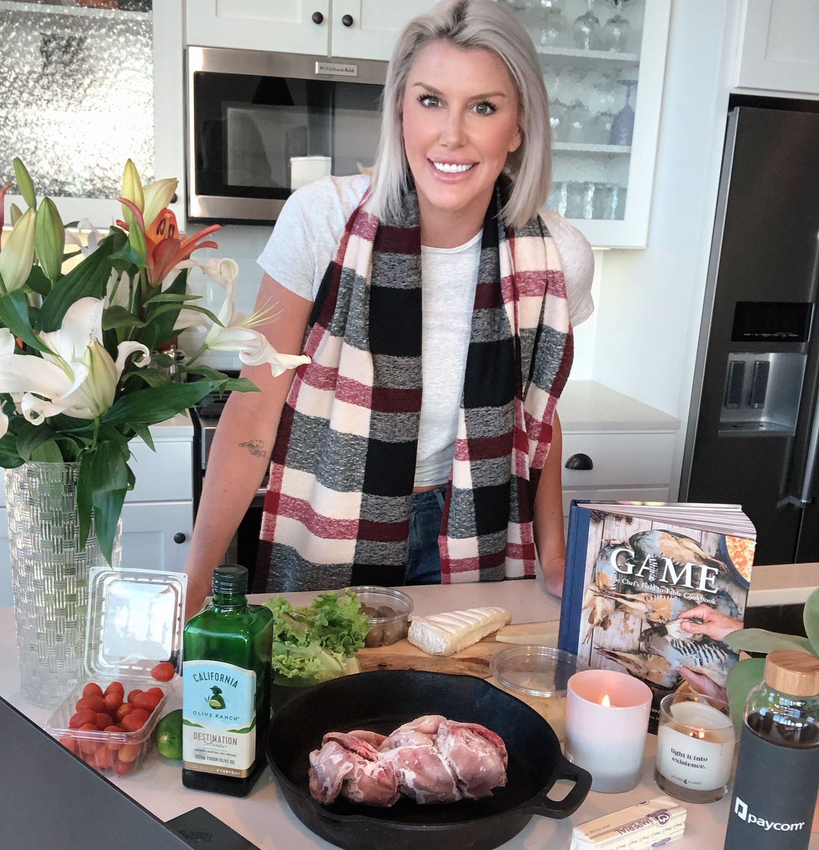 paycomcareers's tweet photo. Is there anything better than cooking comfort food around this time of year? I think not!
Whipping up something for your holiday table this year? Share with me! I'd love to see it. 🍗 🍽️
#SellForPaycom #PaycomFoodie #PlatesofPaycom #lovewhereyouwork https://t.co/qlUbmEwh5T