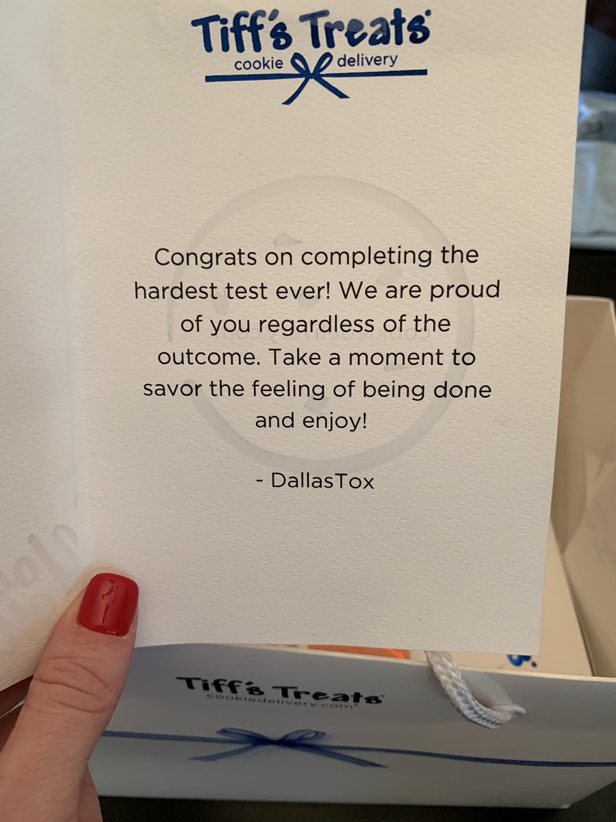 GoldieTox's tweet photo. What a *sweet* surprise! Thank you, Dallas tox fam! ☠️🐍🍻🦠💊 #hardesttestever #toxicology #dallastox #utswtox https://t.co/P7PoG9yV6z