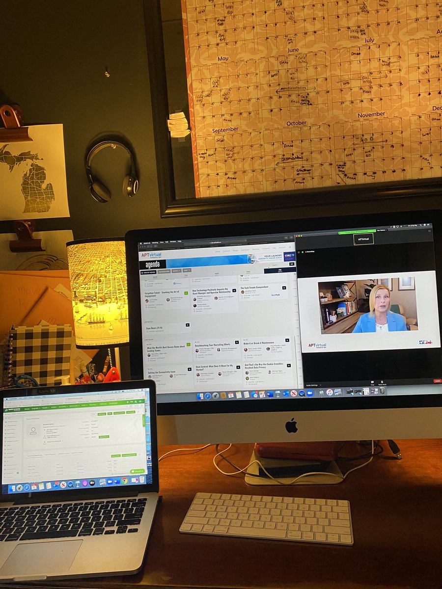 SmartChickMegan's tweet photo. Great information at, What the World’s Best Boses Know about Leading Teams with @kararice @goswiftbunny @NAAhq #APTvirtual https://t.co/3uNI6EaKEl