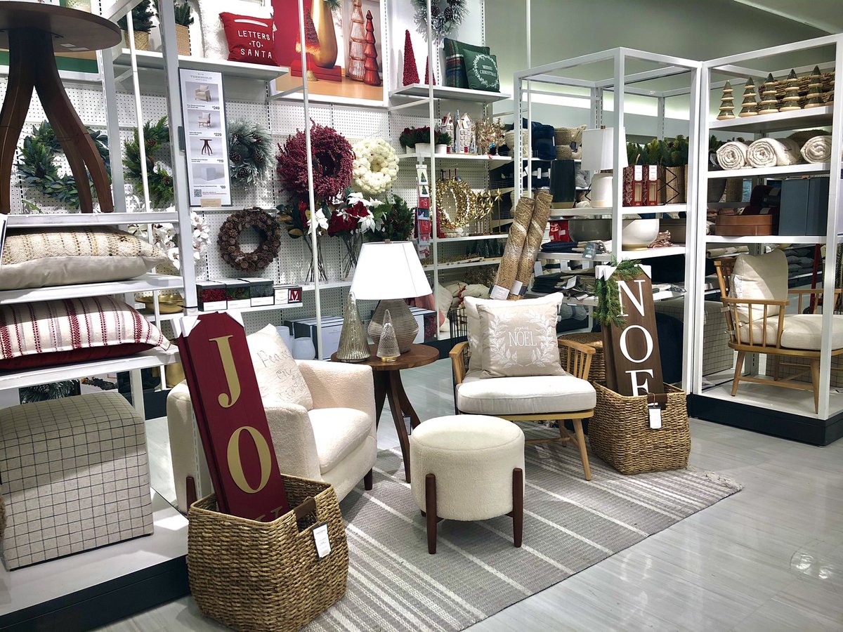 JoseI1344's tweet photo. Merry Xmas☃️🌲❄️🎄🎁🌲☃️ Shop our Christmas decor here at 1344 ❄️ #Christmas #loveandpeace #decor #targetstyle #target #mcgee #merrychristmas #visual https://t.co/E6eA4rHc89