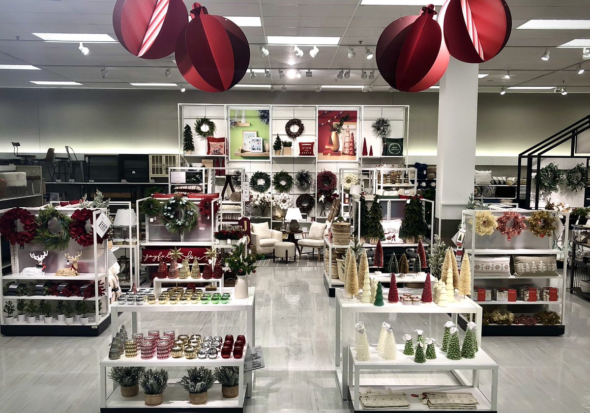 JoseI1344's tweet photo. Merry Xmas☃️🌲❄️🎄🎁🌲☃️ Shop our Christmas decor here at 1344 ❄️ #Christmas #loveandpeace #decor #targetstyle #target #mcgee #merrychristmas #visual https://t.co/E6eA4rHc89