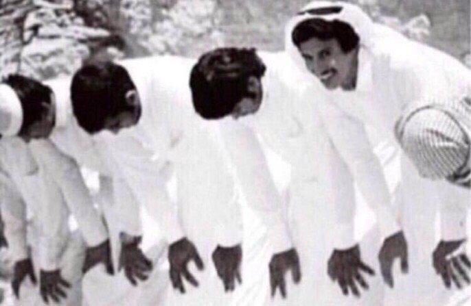 ألهيتينيّ عن مذهب اللي يصلّون
ما عاد أميز .. لو يقرون التحيات