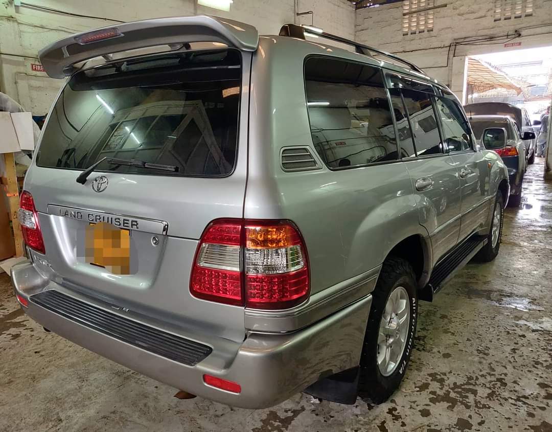 OwuorMichael's tweet photo. Another one from Diastar Auto Care Centre Ltd 😍😍😍😍 
✓ Complete Respray, Detailing + Ceramic Coating 
✓ Toyota Land Cruiser 100 Series https://t.co/DWZ0MEkNCq