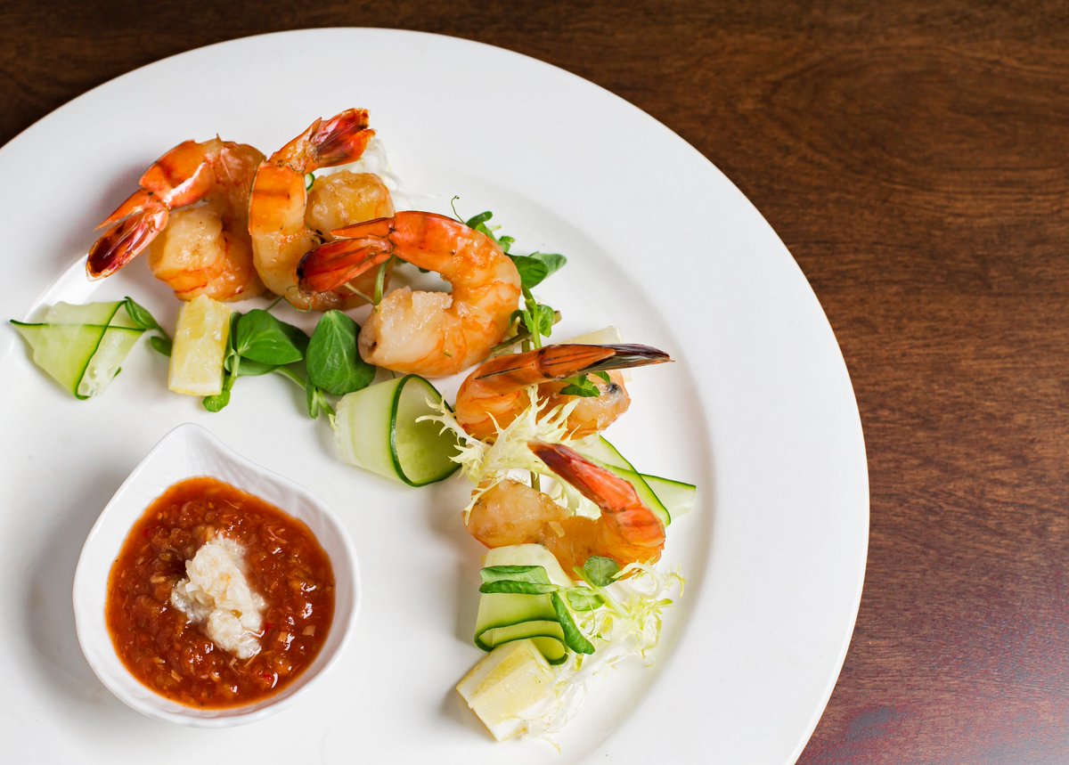 PrimeSteakNF's tweet photo. We're OPEN daily 6pm to 9pm. Join us for Dinner this weekend and experience why we are the #1 Restaurant in Niagara on Trip Advisor! #PrimeTime #NiagaraFalls #CrownePlazaNF #FallsviewDining https://t.co/kM7Vye0a3N https://t.co/ifiqNOgWkE