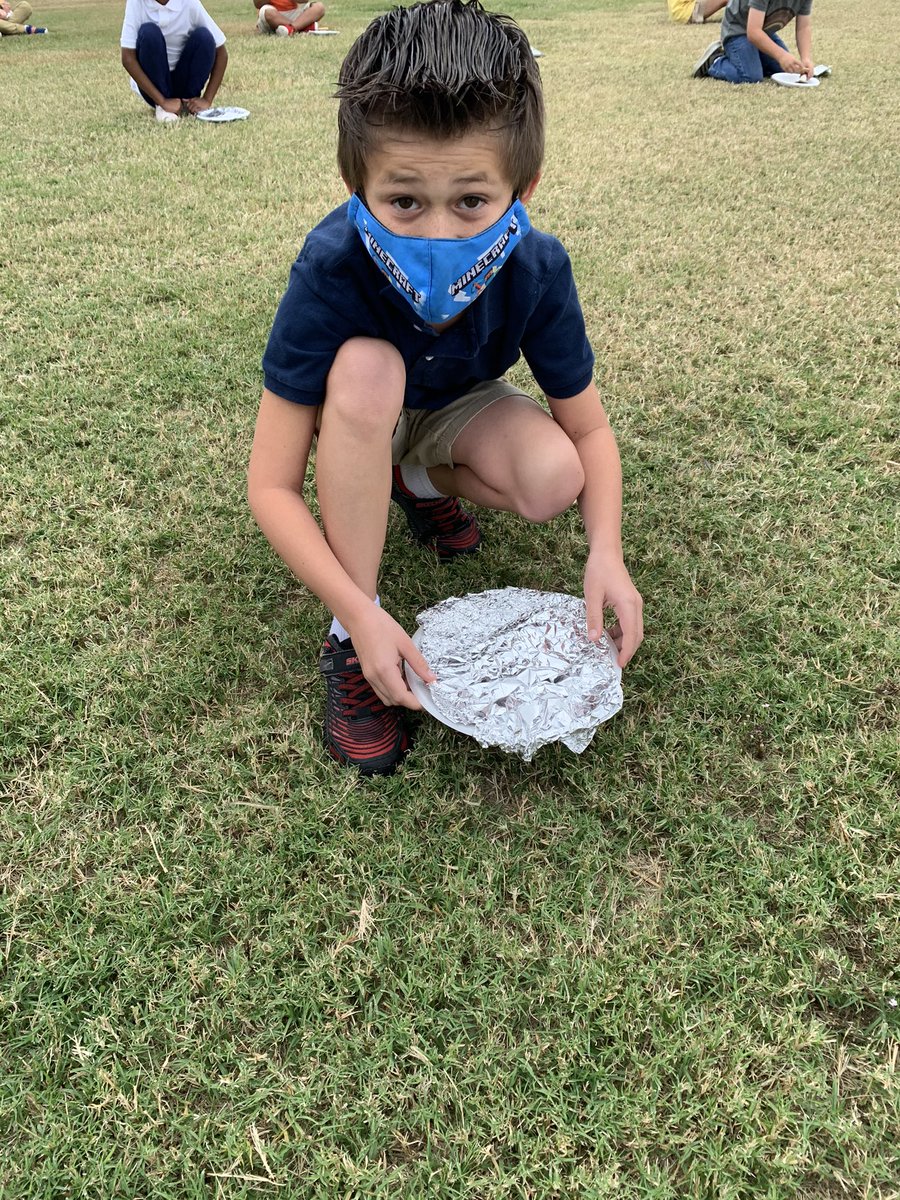 CurleeKailey's tweet image. To wrap up our energy unit, we used thermal energy to make S’Mores! #CISDScienceRocks