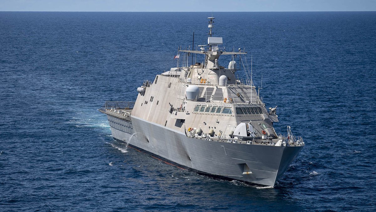 defpostmedia's tweet photo. #USNavy littoral combat ship USS Detroit towed into port after another engineering casualty. #USSDetroit #LCS7
https://t.co/TmOxTWZ75O https://t.co/DYmSQ1BSI4