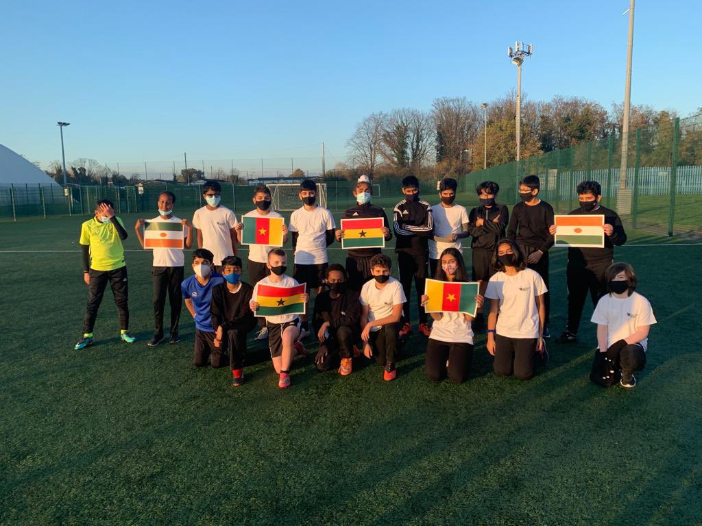 1WorldMarathon's tweet photo. Youth in Niger 🇳🇪 and England 🇬🇧 playing in part of the One World virtual football (⚽️) tournament yesterday and today! When nations cooperate - all people win.
Cheers to all involved!

⚽️🙌🎉
#StrongerTogether #OneWorldStrong #OneWorldMarathon #OWS #OWM #OWM2020 https://t.co/8xOIWXUfY6