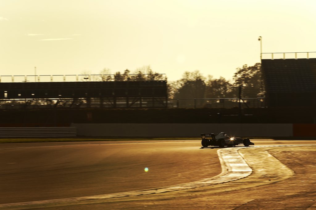 cartertwilliams's tweet photo. FP1: P8 FP2: P4. Good end to the day. Definitely starting to come together. Full push for Quali and Race 1 tomorrow. 💪🏼 #Mighty55 #Carter5 #Keeppushing #Keepitclean #ClubNomad #BeBrave // 📸 @JakobEbrey https://t.co/m2aFm5jjey