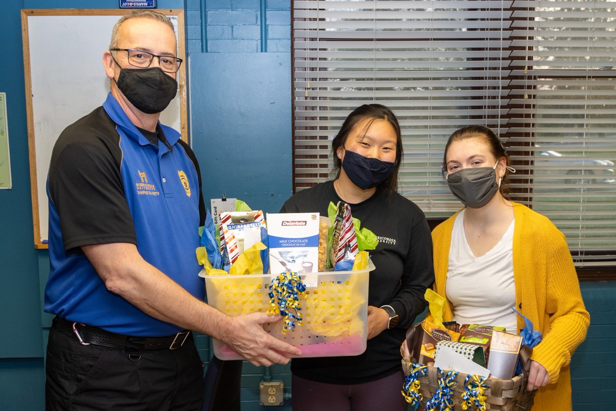 MiseriSTAF's tweet photo. It's the season of giving, thank you so much to all those who donated to the Staff Appreciation Venmo Drive! We value everyone who works to keep us safe, happy, &amp; healthy at @MisericordiaU! 💙💛#Misericordiaproud #MUSTAF #Misericordia  #StaffAppreciation #givethanks #happyfall https://t.co/eEmWApdg6L