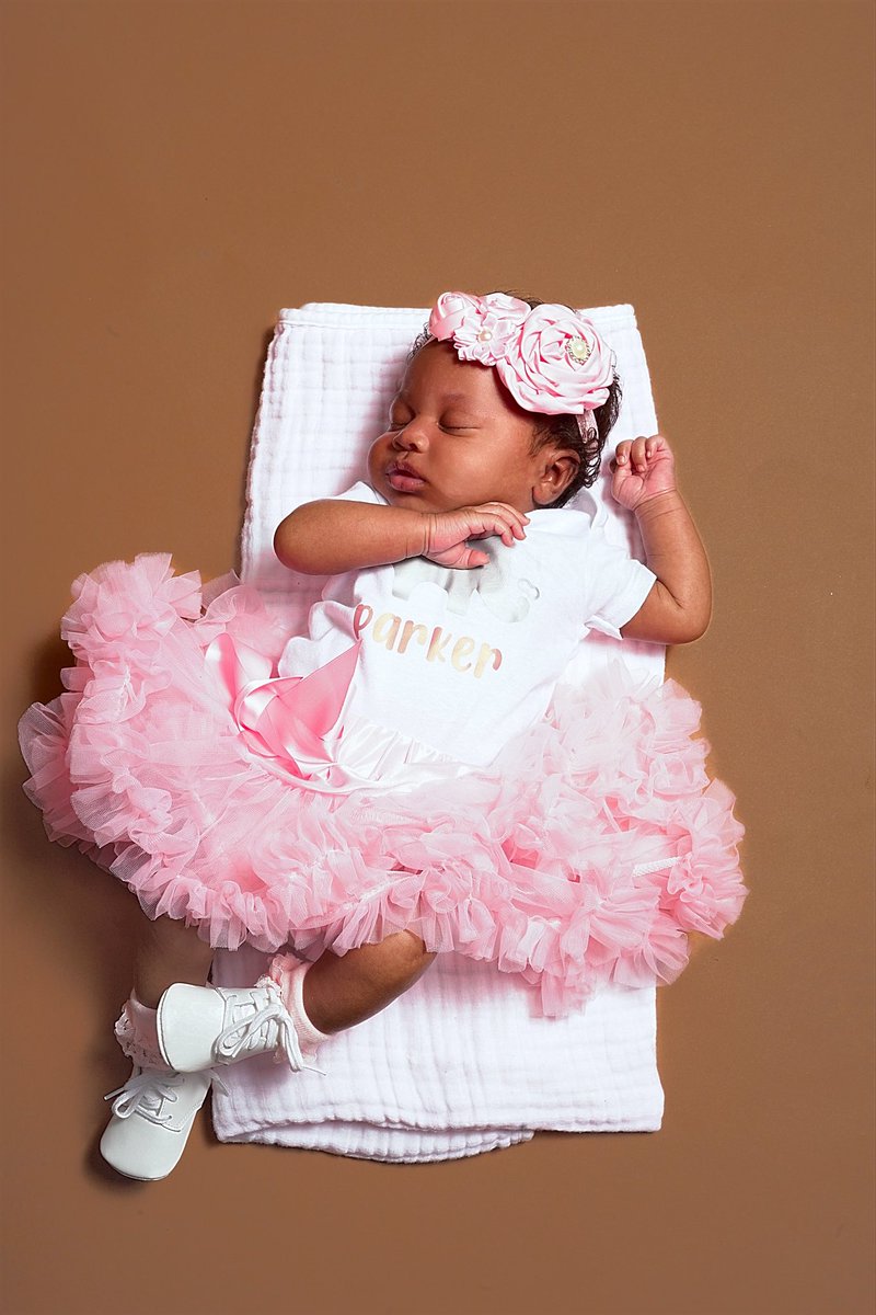 Trvlllele's tweet photo. Parker Chevelle Joseph-Gines
September 24,2020 @3:03am
7lbs 21in of pure love &amp; happiness 
My Sweet girl is One month ! I’m so sad that time is flying by &amp; these moments will soon become memories. This past month has been wonderful, I hope mommy is making you proud tootie!🍼💕 https://t.co/rlM9tEdUNu