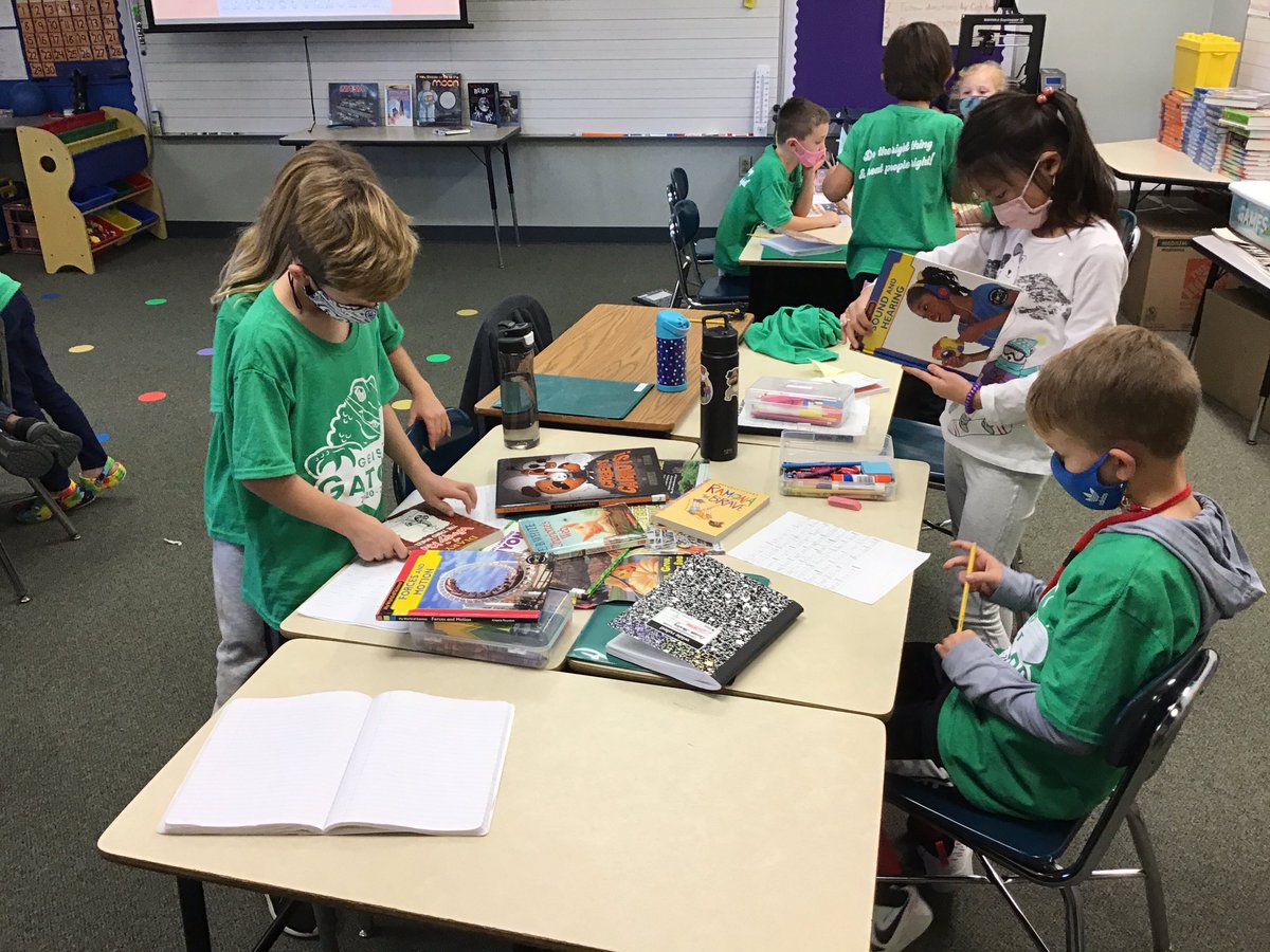frazer_class's tweet photo. Super competitive class! We are racing to find words in the text we are reading. We are looking for words with either the hard or soft sound for C or G. #2ndGrade #LucyCalkins @Geistgators https://t.co/JbnOAyl8ZY