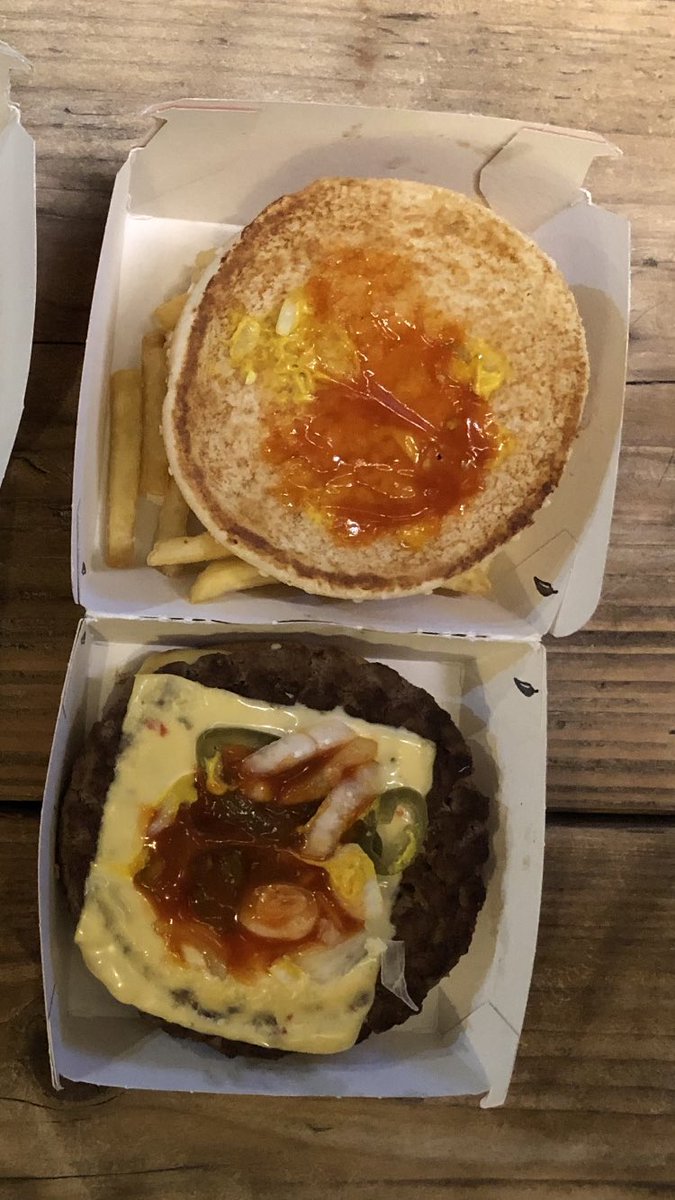 aammyyeess's tweet photo. @McDonaldsUK to say this was a let down would be an understatement! Where’s the rest of it?? The tiniest bit of salad chucked on! https://t.co/Cow4KLaI40