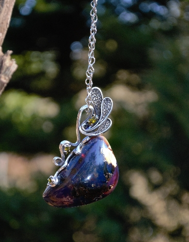 BondarowskiE's tweet photo. Klasyka wisior dwustronny filigrany i niebieski bursztyn 🙂 w zestawie z kolczykami.
Classic double-sided pendant filigree and blue amber 🙂 in a set with earrings.
#bondarowski #blueamber #bursztyn #filigrany #handmade #wisiorzbursztynem #art #sztuka #krzysztofbondaruk https://t.co/BlV2a1777w