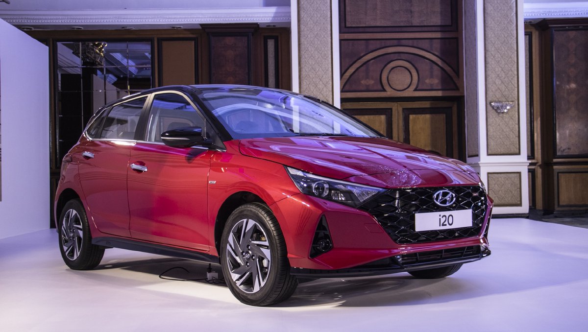 CarWale's tweet photo. A success right from the word go, the i20 has now been around for two generations and Hyundai has introduced the new third-gen i20 in India. What’s it all about? Read CarWale’s First Look Review- https://t.co/EFuBk0YJFS
#CWNews #Hyundai #Hyundaii20 #Newi20 #FirstLookReview https://t.co/62Vrwz5wjD