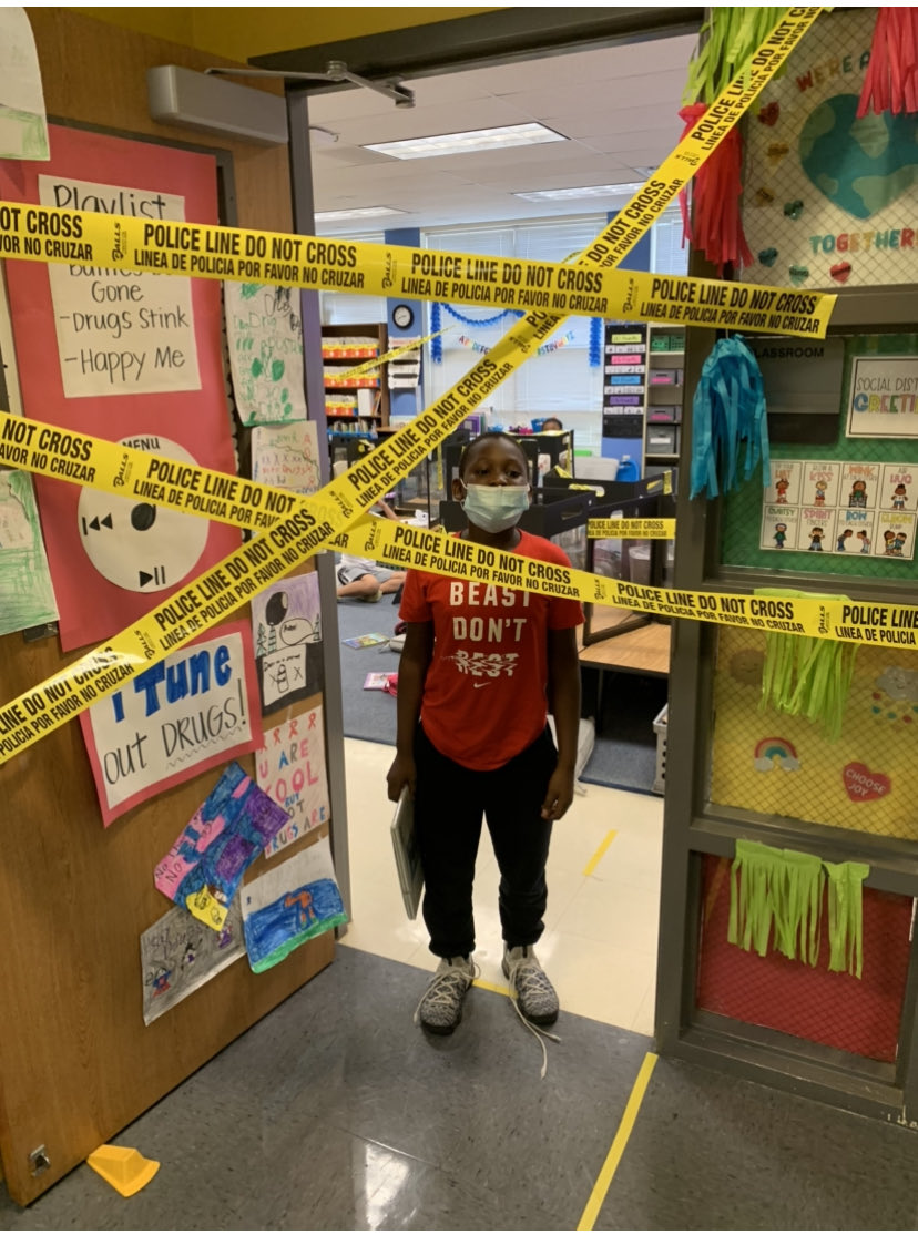 MrsChapmanIC's tweet photo. When you drop your kids off for specials &amp; come back to a crime scene! They will have to use their inference for skills to solve the case if the missing cookies! 🍪 RPD is on the case to teach us how detectives use inference for skills to solve crimes! @RLESoars @RISD_STEM4All https://t.co/ZxVc9pyYaq