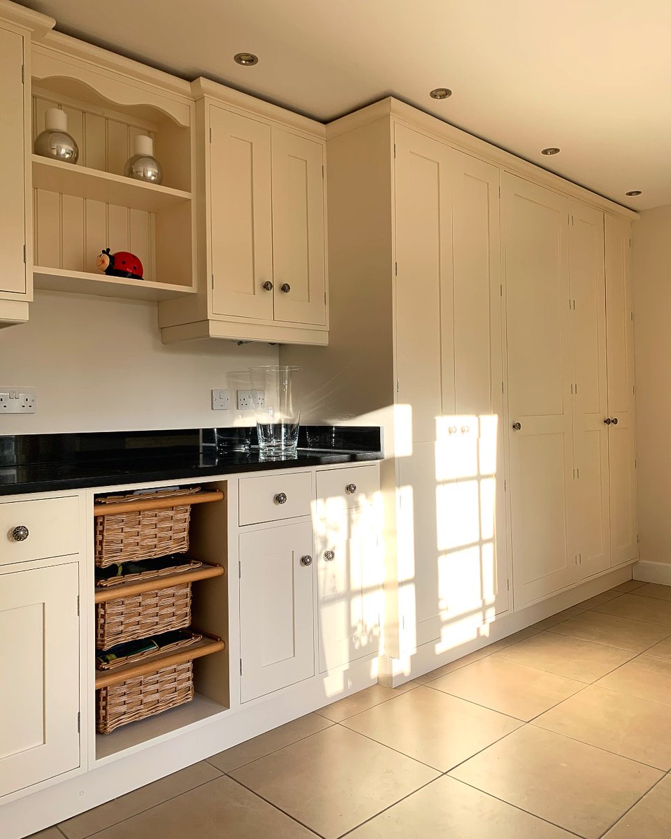 Believe it or not, this utility was fitted many years ago.
The customer, like many, wanted a full respray of the units in a different colour to give the room a new lease of life.
You do not need to pay out on new units when they are built to last. 
🔨
🔨
🔨
🔨
#utility #respray