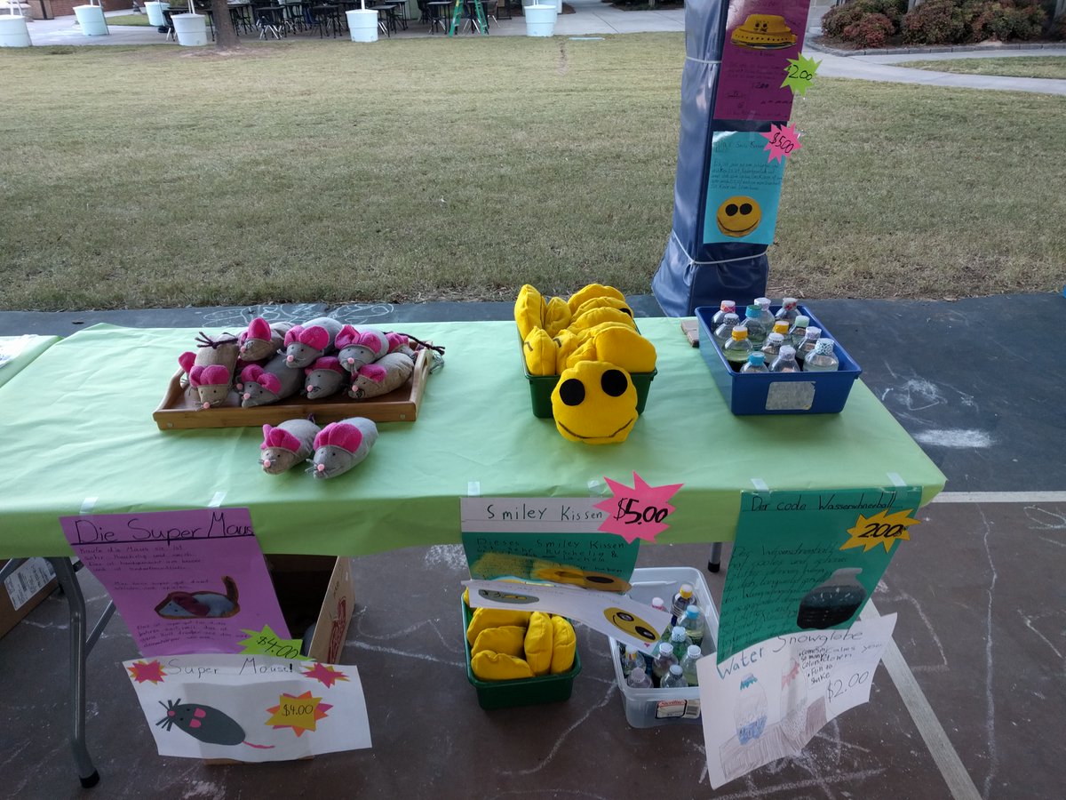 fjmack3's tweet photo. Today our G3 students had a very successful Craft Bazaar. Every item sold out! Here are the commercials they made to share with the PS to get them  interested https://t.co/Wdv7Z50jyN

@AISLearns #PYP https://t.co/cYGNrJHZgq